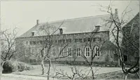 An illustration from De Nederlandsche monumenten van geschiedenis en kunst : geillustreerde beschrijving (1912)