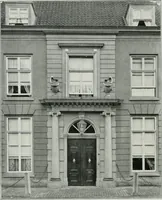 Picture 289 of 368 from De Nederlandsche monumenten van geschiedenis en kunst : geillustreerde beschrijving (1912), leaf 377