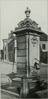 An illustration from De Nederlandsche monumenten van geschiedenis en kunst : geillustreerde beschrijving (1912)