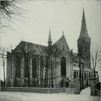 An illustration from De Nederlandsche monumenten van geschiedenis en kunst : geillustreerde beschrijving (1912)