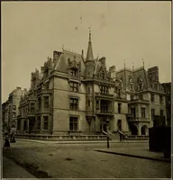 Picture 3 of 33 from Palatial homes in the city of New York and dwellers there in ... arranged for the convenience of the passer-by (1910), leaf 12