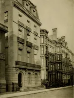 Picture 6 of 33 from Palatial homes in the city of New York and dwellers there in ... arranged for the convenience of the passer-by (1910), leaf 17