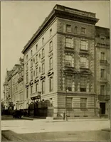 Picture 17 of 33 from Palatial homes in the city of New York and dwellers there in ... arranged for the convenience of the passer-by (1910), leaf 37