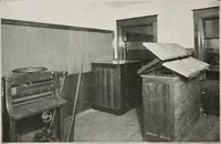 An illustration from Printing and bookbinding for schools (1914)