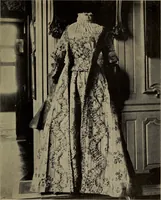 An illustration from The psychology of dress (1920)