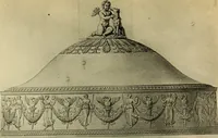 An illustration from Recueil de dessins d'orfevrerie du premier empire par biennais orfevre de Napoléon 1er et de la couronne (1900)