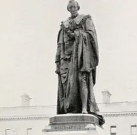 An illustration from Return of outdoor memorials in London, other than statues on the exterior of buildings, memorials in the nature of tombstones, memorial buildings and memorial trees (1910)