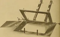 An illustration from Röntgenphotographie : Anleitung zu leicht auszuführenden Arbeiten mit statischer und galvanischer Elektrizität unter besonderer Berücksichtigung der Influenz-Elektrisiermaschine (1908)