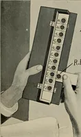 An illustration from Röntgentechniek : therapeutische beteekenis der "X" -stralen en der stoomen van hooge fréquentie (1904)