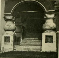 An illustration from Rostov Veliki. Uglich (1913)