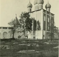 An illustration from Rostov Veliki. Uglich (1913)