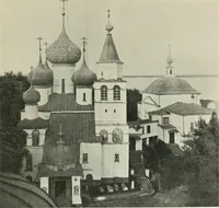 An illustration from Rostov Veliki. Uglich (1913)