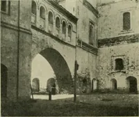 An illustration from Rostov Veliki. Uglich (1913)