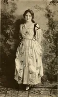 An illustration from The secrets of distinctive dress : harmonious, becoming, and beautiful dress, its value and how to achieve it (1918)
