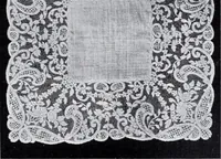 An illustration from Section française (class 84); dentelles, broderies, passementeries et dessins (1908)