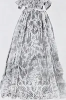 An illustration from Section française (class 84); dentelles, broderies, passementeries et dessins (1908)