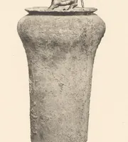 An illustration from Senoku seishō : catalogue of the ancient Chinese bronzes in the collection of Baron Sumitomo (1911)