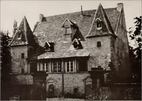 An illustration from Small French buildings; the architecture of town and country, comprising cottages, farmhouses, minor chateaux or manors with their farm groups, small town dwellings, and a few churches (1921)
