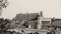 An illustration from Small French buildings; the architecture of town and country, comprising cottages, farmhouses, minor chateaux or manors with their farm groups, small town dwellings, and a few churches (1921)