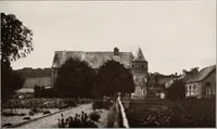 An illustration from Small French buildings; the architecture of town and country, comprising cottages, farmhouses, minor chateaux or manors with their farm groups, small town dwellings, and a few churches (1921)