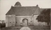 An illustration from Small French buildings; the architecture of town and country, comprising cottages, farmhouses, minor chateaux or manors with their farm groups, small town dwellings, and a few churches (1921)