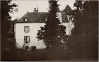 An illustration from Small French buildings; the architecture of town and country, comprising cottages, farmhouses, minor chateaux or manors with their farm groups, small town dwellings, and a few churches (1921)