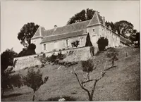 An illustration from Small French buildings; the architecture of town and country, comprising cottages, farmhouses, minor chateaux or manors with their farm groups, small town dwellings, and a few churches (1921)