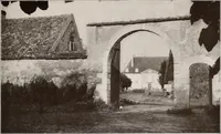An illustration from Small French buildings; the architecture of town and country, comprising cottages, farmhouses, minor chateaux or manors with their farm groups, small town dwellings, and a few churches (1921)
