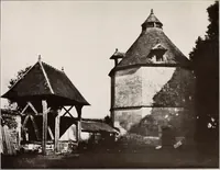 An illustration from Small French buildings; the architecture of town and country, comprising cottages, farmhouses, minor chateaux or manors with their farm groups, small town dwellings, and a few churches (1921)