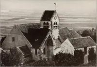 Picture 45 of 181 from Small French buildings; the architecture of town and country, comprising cottages, farmhouses, minor chateaux or manors with their farm groups, small town dwellings, and a few churches (1921), leaf 90