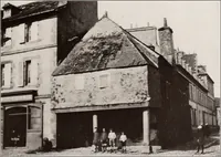 An illustration from Small French buildings; the architecture of town and country, comprising cottages, farmhouses, minor chateaux or manors with their farm groups, small town dwellings, and a few churches (1921)