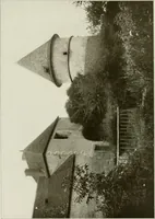 An illustration from Small French buildings; the architecture of town and country, comprising cottages, farmhouses, minor chateaux or manors with their farm groups, small town dwellings, and a few churches (1921)