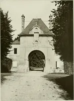 An illustration from Small French buildings; the architecture of town and country, comprising cottages, farmhouses, minor chateaux or manors with their farm groups, small town dwellings, and a few churches (1921)