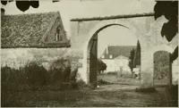 An illustration from Small French buildings; the architecture of town and country, comprising cottages, farmhouses, minor chateaux or manors with their farm groups, small town dwellings, and a few churches (1921)