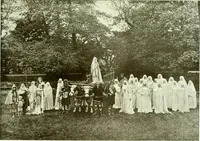 Picture 32 of 69 from Souvenir of the Oxford historical pageant : in aid of the Radcliffe Infirmary, Oxford Eye Hospital, etc., commemoration, 1907, June 27th 28th, 29th, and July 1st, 2d and 3d (1907), leaf 32