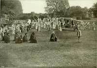 An illustration from Souvenir of the Oxford historical pageant : in aid of the Radcliffe Infirmary, Oxford Eye Hospital, etc., commemoration, 1907, June 27th 28th, 29th, and July 1st, 2d and 3d (1907)