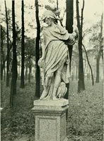 An illustration from Starye gody (1907)