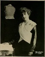 An illustration from The Sunlight book of knitting and crocheting (1915)