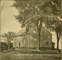 An illustration from Textile texts for cotton manufacturers : concerning the proper methods of equipping and running mills ... and a full list of the patented cotton machinery introduced and sold by the Draper Company (1903)