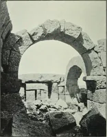 An illustration from The thousand and one churches (1919)