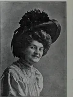 An illustration from Tissus et nouveauts 1907 (1907)