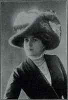 Picture 344 of 493 from Tissus et nouveauts 1909 (1909), leaf 452