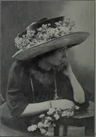 An illustration from Tissus et nouveauts 1910 (1910)