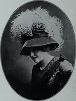 Picture 310 of 413 from Tissus et nouveauts 1910 (1910), leaf 393