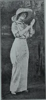 An illustration from Tissus et nouveauts 1912 (1912)