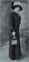 An illustration from Tissus et nouveauts 1912 (1912)