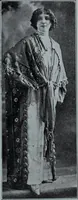 An illustration from Tissus et nouveauts 1912 (1912)