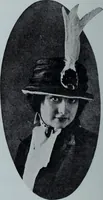 An illustration from Tissus et nouveauts 1913 (1913)