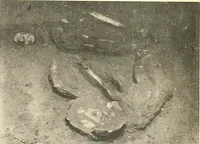 An illustration from Tombs of the third Egyptian dynasty at Reqâqnah and Bêt Khallâf (1904)