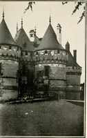 An illustration from Two gentlemen in Touraine (1899)